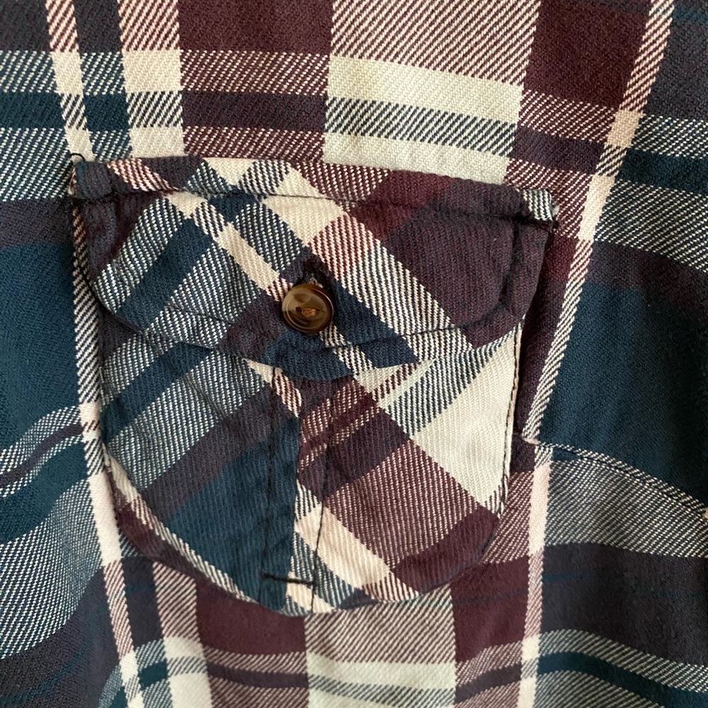 North Face Plaid flannel button down shirt. size XL. - Picture 2 of 9